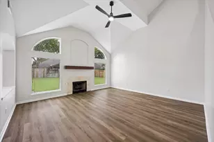 9127 Stoneleigh Dr, Sugar Land, TX 77479 - Photo 10