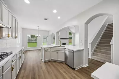 9127 Stoneleigh Drive, Sugar Land, TX 77479 - Photo 16