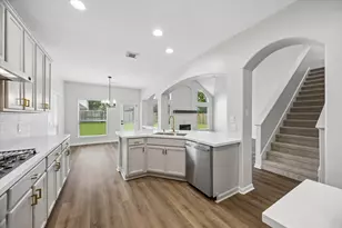 9127 Stoneleigh Dr, Sugar Land, TX 77479 - Photo 16