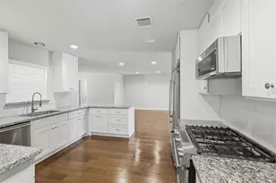 6422 Woodbrook Ln, Houston, TX 77008 - Photo 6