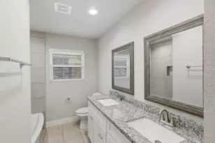 6422 Woodbrook Ln, Houston, TX 77008 - Photo 12
