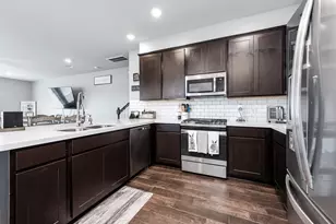 532 N 6th St, La Porte, TX 77571 - Photo 12