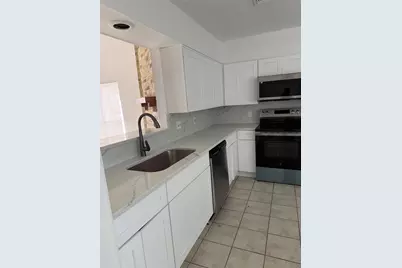 8219 Furlong Lane, Houston, TX 77071 - Photo 6
