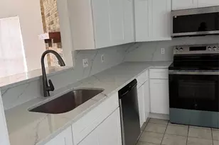 8219 Furlong Ln, Houston, TX 77071 - Photo 6
