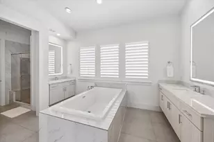 9811 Mocking Bird Hill Ln, Houston, TX 77080 - Photo 12