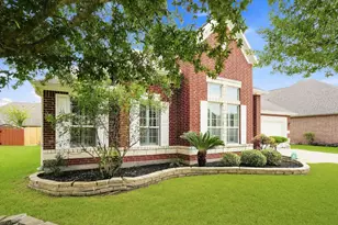 12418 Emerald Ln, Mont Belvieu, TX 77535 - Photo 2