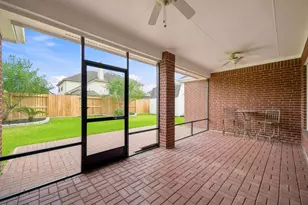 12418 Emerald Ln, Mont Belvieu, TX 77535 - Photo 36