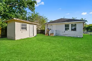 3208 Nebraska St, Baytown, TX 77520 - Photo 12