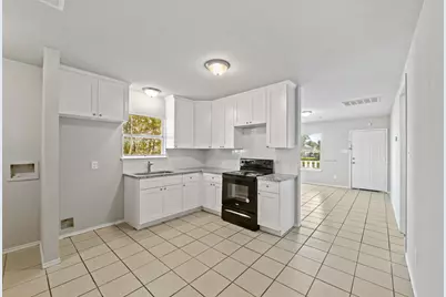 3208 Nebraska Street, Baytown, TX 77520 - Photo 2