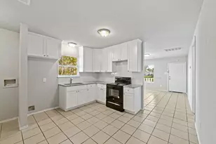 3208 Nebraska St, Baytown, TX 77520 - Photo 2