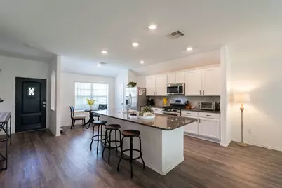 650 Harbor Colony Lane, La Marque, TX 77568 - Photo 10