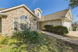 2701 Darwood Ct, Bryan, TX 77807 - Photo 2