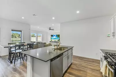 12828 Water Dive Court, Willis, TX 77318 - Photo 6