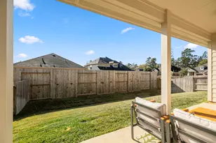 573 Newcomb Holw Dr, Conroe, TX 77304 - Photo 36