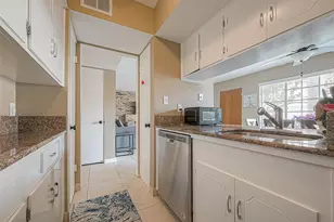 2101 Fountain View Dr, Houston, TX 77057 - Photo 18