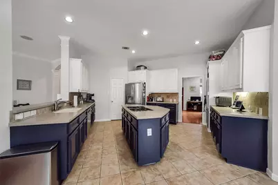 205 Trail Bend Lane, Friendswood, TX 77546 - Photo 10