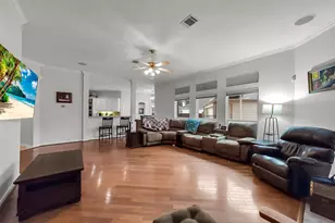 205 Trail Bend Ln, Friendswood, TX 77546 - Photo 6
