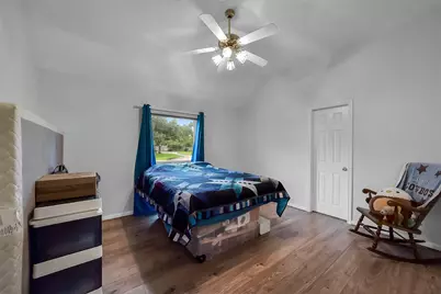 205 Trail Bend Lane, Friendswood, TX 77546 - Photo 18