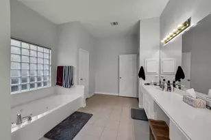 205 Trail Bend Ln, Friendswood, TX 77546 - Photo 24