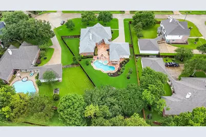 205 Trail Bend Lane, Friendswood, TX 77546 - Photo 2