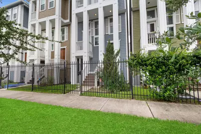 2409 Lawrence Street, Houston, TX 77008 - Photo 2
