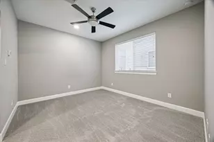 323 Eado Park Cir, Houston, TX 77020 - Photo 18