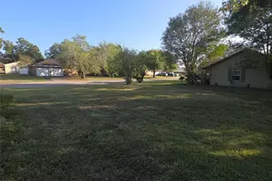 115 Bell St, Port Lavaca, TX 77979 - Photo 6