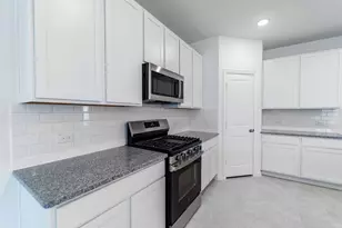 426 Monarch Trl, Huntsville, TX 77340 - Photo 6