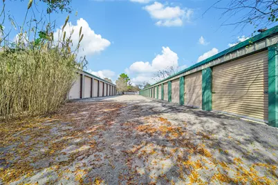 4230 Creekmont Drive, Houston, TX 77091 - Photo 22