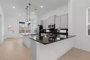 19351 Poppy Vlg Cir, Magnolia, TX 77355 - Photo 4