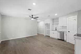 6121 Ridgemont St, Houston, TX 77087 - Photo 2