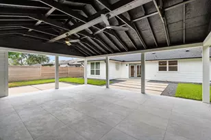 1910 Lynnview Dr, Houston, TX 77055 - Photo 26