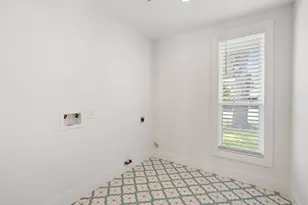 1910 Lynnview Dr, Houston, TX 77055 - Photo 16