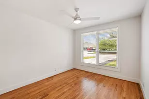 1910 Lynnview Dr, Houston, TX 77055 - Photo 16