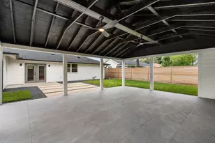 1910 Lynnview Dr, Houston, TX 77055 - Photo 26