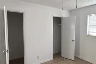 703 S 2nd St, La Porte, TX 77571 - Photo 10