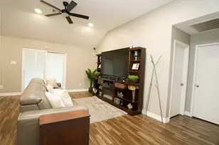 2710 Sockeye Dr, Houston, TX 77045 - Photo 6