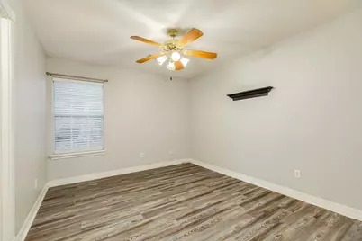 900 Enchanted Oaks Drive, Angleton, TX 77515 - Photo 32