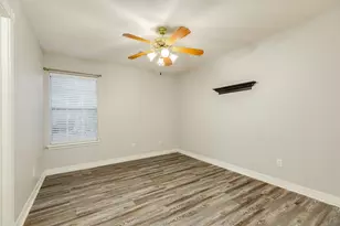 900 Enchanted Oaks Dr, Angleton, TX 77515 - Photo 32
