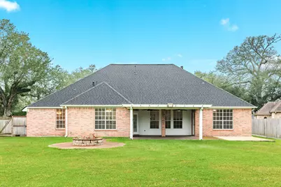 900 Enchanted Oaks Drive, Angleton, TX 77515 - Photo 36