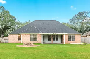 900 Enchanted Oaks Dr, Angleton, TX 77515 - Photo 36