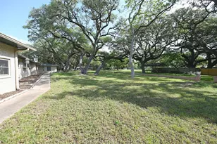 1013 Quail Ln, Eagle Lake, TX 77434 - Photo 8