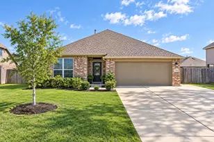 7106 Hillside Ave, Mont Belvieu, TX 77523 - Photo 2