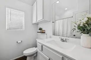 7106 Hillside Ave, Mont Belvieu, TX 77523 - Photo 18