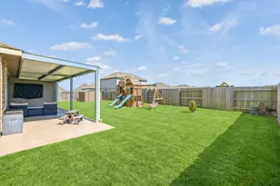 7106 Hillside Ave, Mont Belvieu, TX 77523 - Photo 24