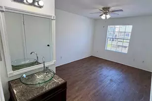 2750 Holly Hall St, Houston, TX 77054 - Photo 14