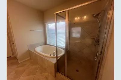 2911 Meadows Pond Lane, Pearland, TX 77584 - Photo 12