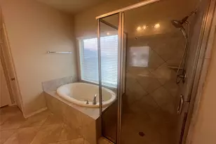2911 Meadows Pond Ln, Pearland, TX 77584 - Photo 12