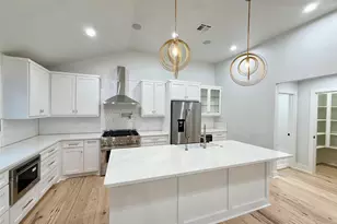 001 1/2 Common St, Houston, TX 77009 - Photo 1