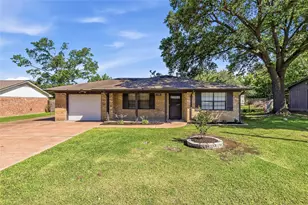 108 W Viser St, Madisonville, TX 77864 - Photo 1